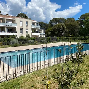 Rez De Jardin T3 Recent Et Calme Au Nouvelles Terres A Les Maures Appartement